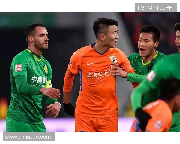 卢顿与诺维奇激战正酣比分揭晓引发球迷热议 卢顿与诺维奇激战正酣比分揭晓引发球迷热议