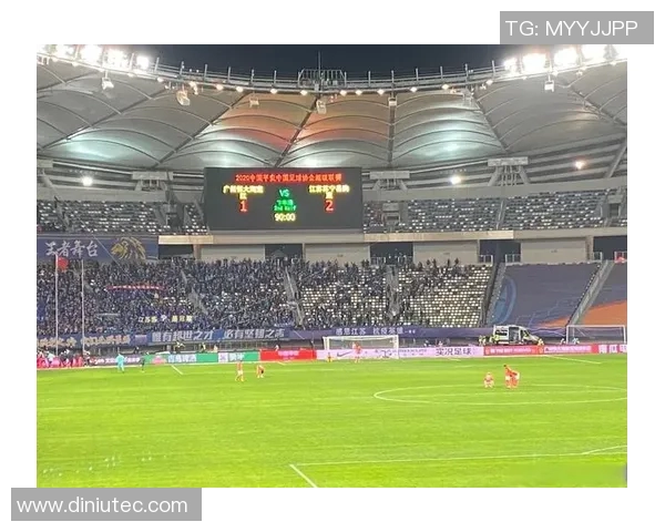 广州富力与深圳佳的精彩对决展现足球魅力与城市荣誉的较量