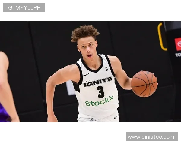 戴森丹尼尔斯的崛起之路：从青涩新星到篮球界的未来之星