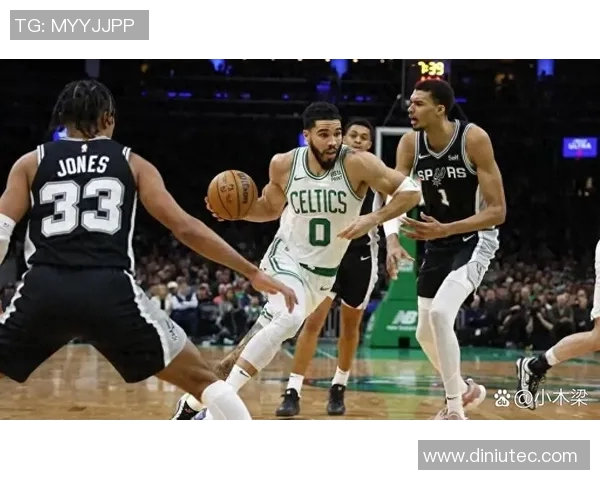 文班亚马新秀赛季表现惊艳场均数据全面领先同届球员