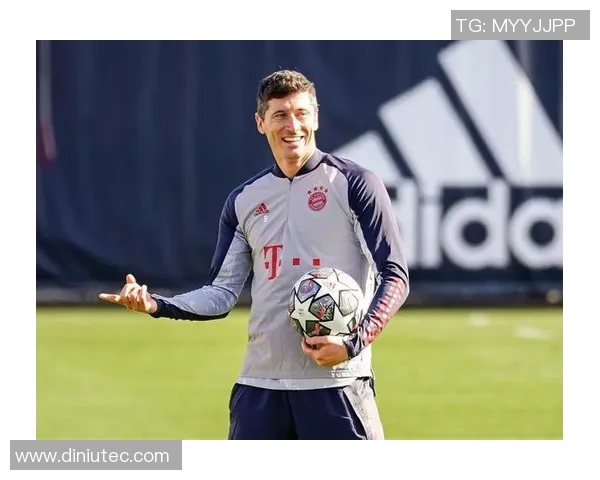 莱万欧冠表现惊艳10场打入12球稳居射手榜首位