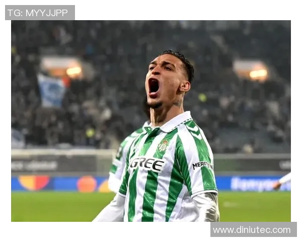 马赛在激烈对抗中展现实力比赛结果揭晓引发球迷热议 马赛在激烈对抗中展现实力比赛结果揭晓引发球迷热议