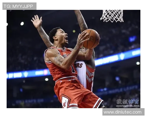 公牛队迎战猛龙队罗斯复出助力球队争胜再创辉煌